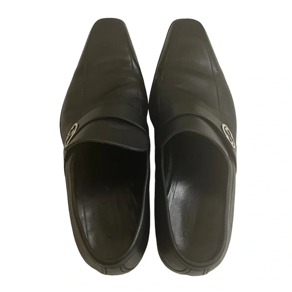 Gucci medallion leather